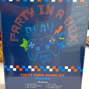 Happy Birthday Gaming Box 43 Pieces Plates Cups Napkins Banner Tablecover Candle